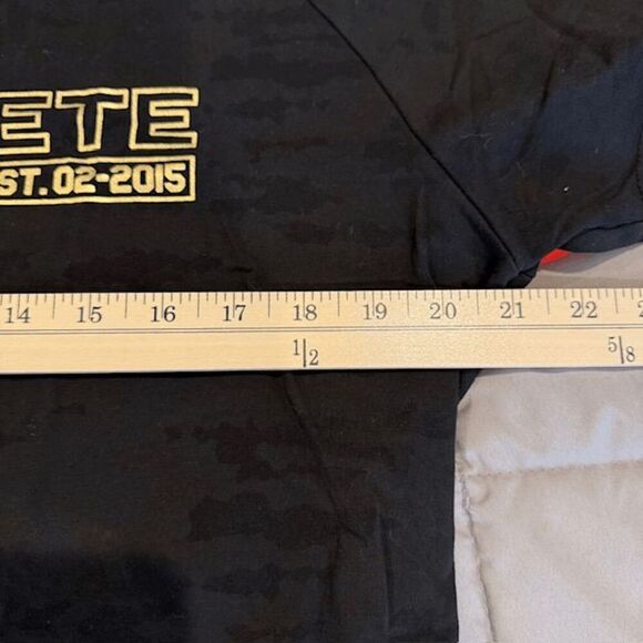 Alphalete Performance Tee Bundle of 3 Black Camo, Red, Yellow Size Medium - Picture 9 of 10